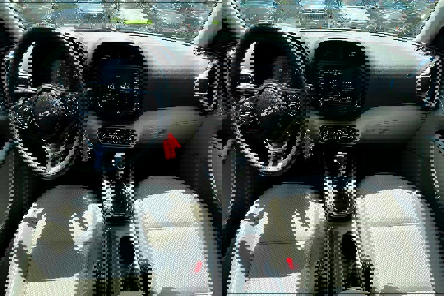 Certified 2025 Kia Soul LX w/ LX Technology Package image 14