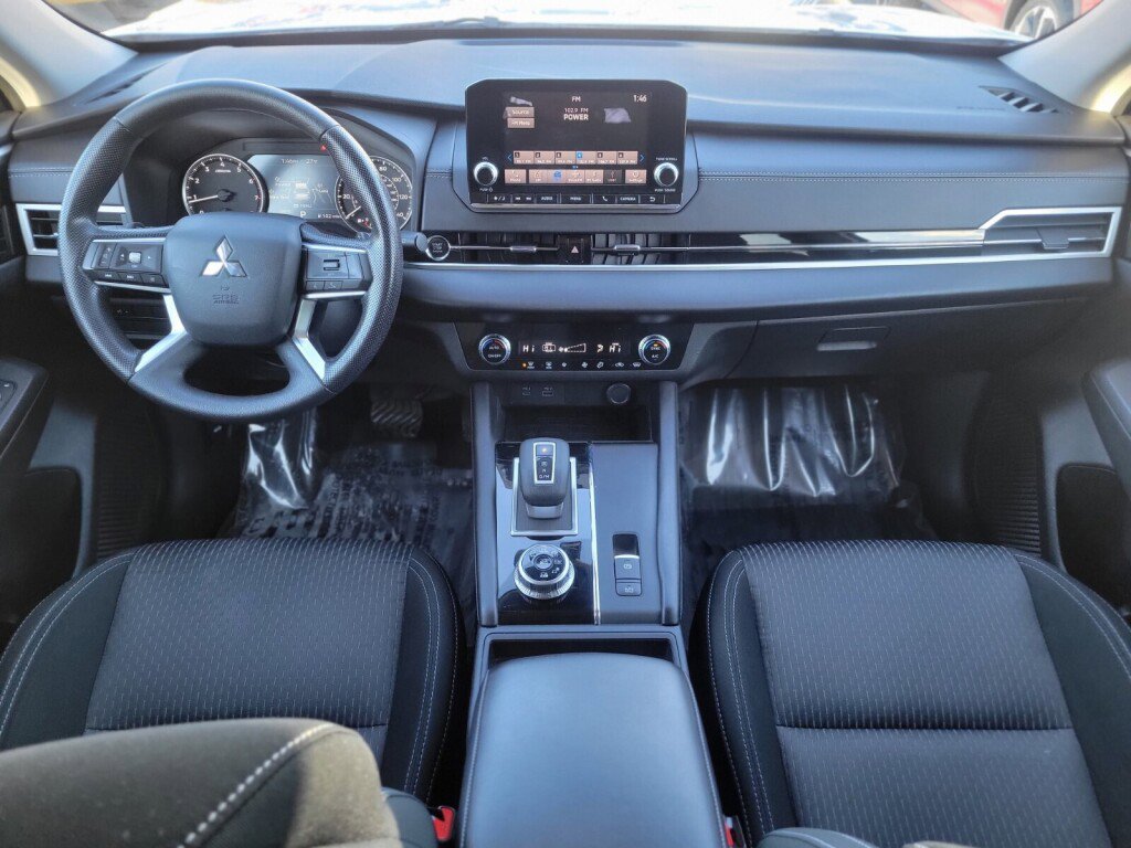 Used 2022 Mitsubishi Outlander ES image 10