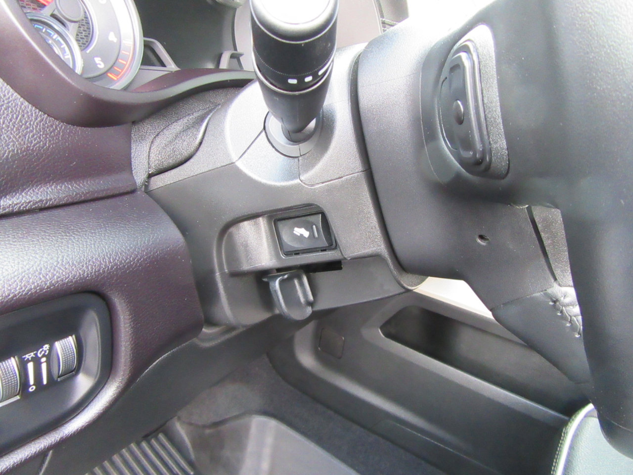 Used 2024 RAM 2500 Laramie image 33