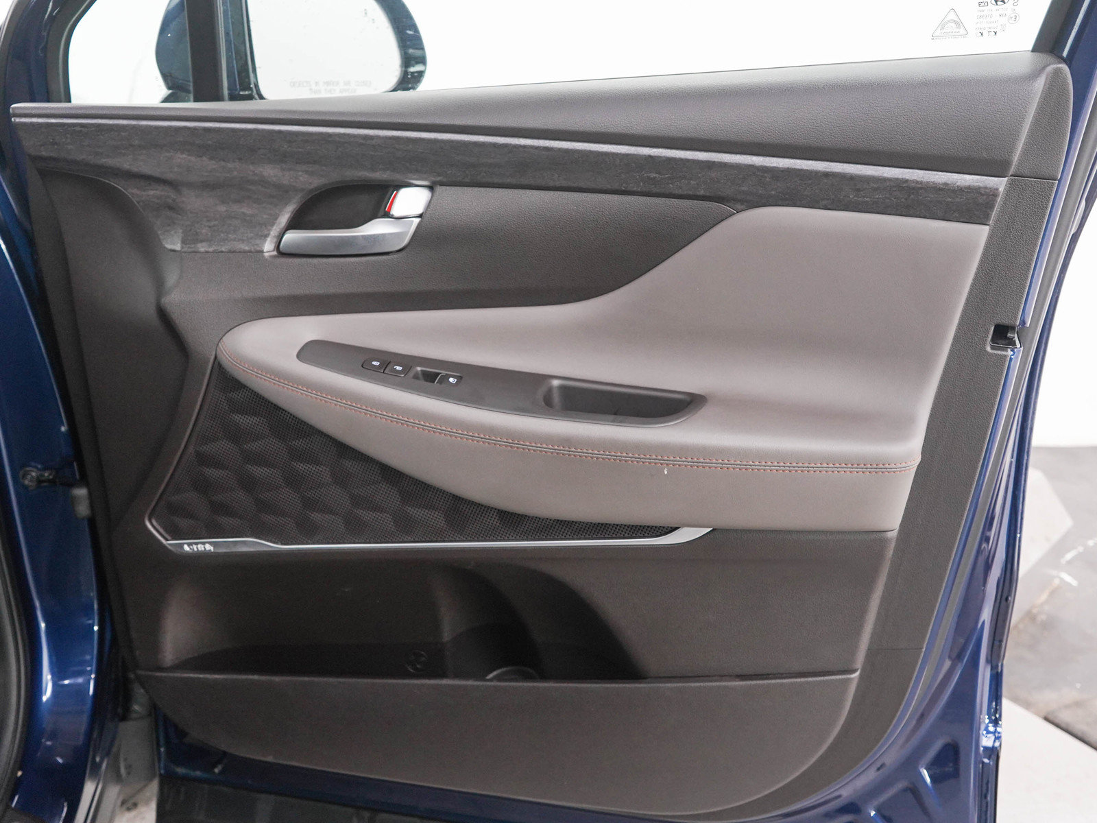 Used 2020 Hyundai Santa Fe Limited AWD/4WD image 12
