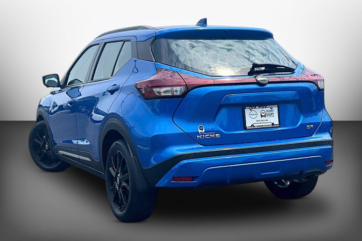 Certified 2023 Nissan Kicks SR w/ SR Premium Package FWD image 11