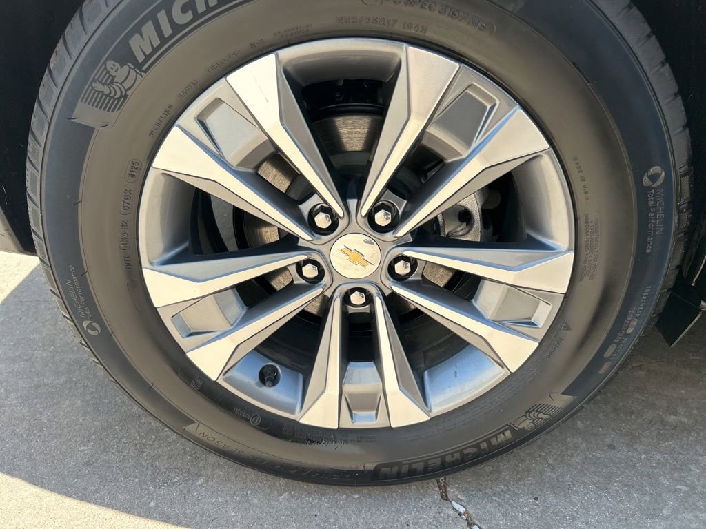 Used 2026 Chevrolet Equinox LT AWD/4WD image 25