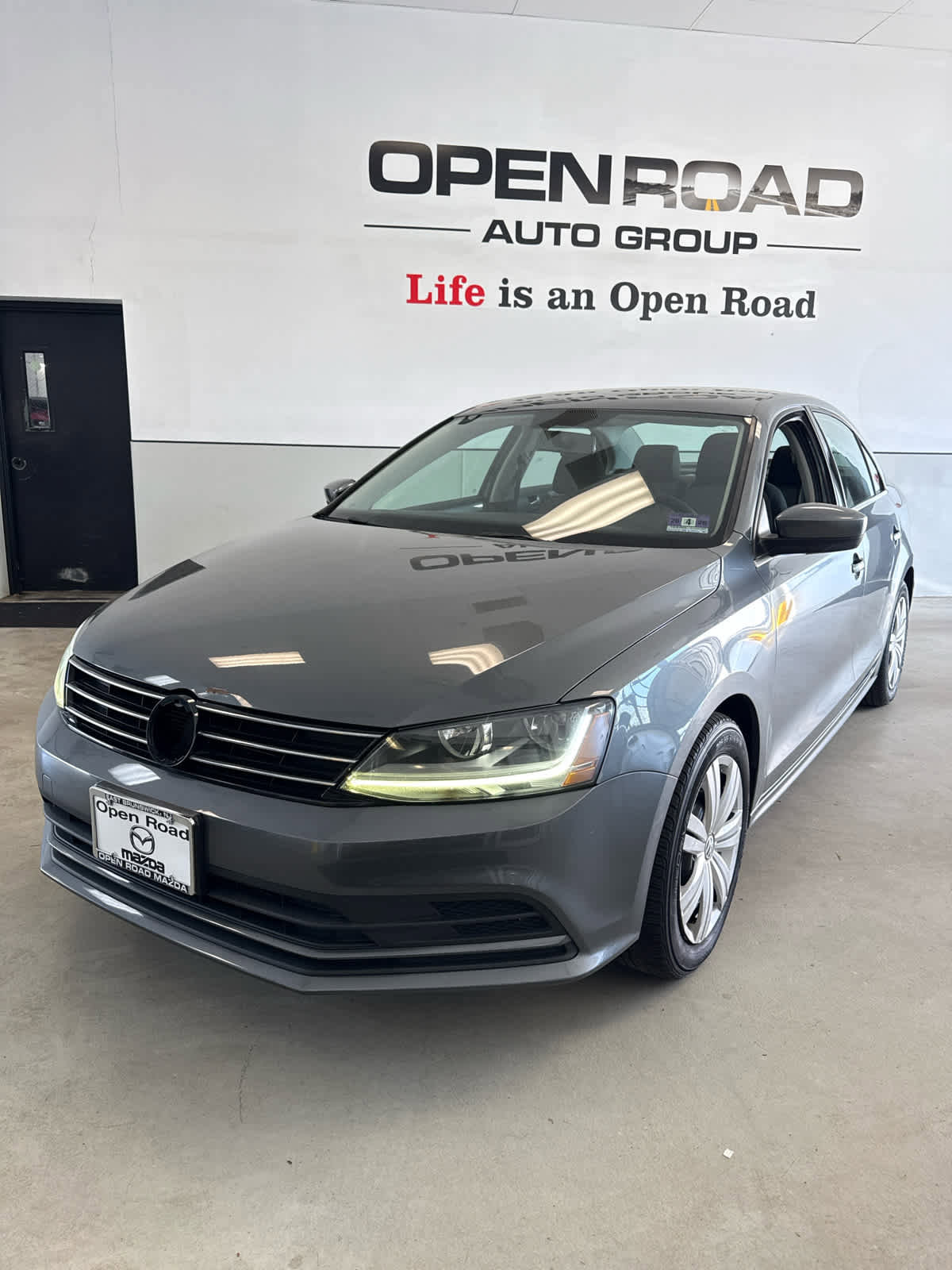 Used 2017 Volkswagen Jetta S FWD image 1