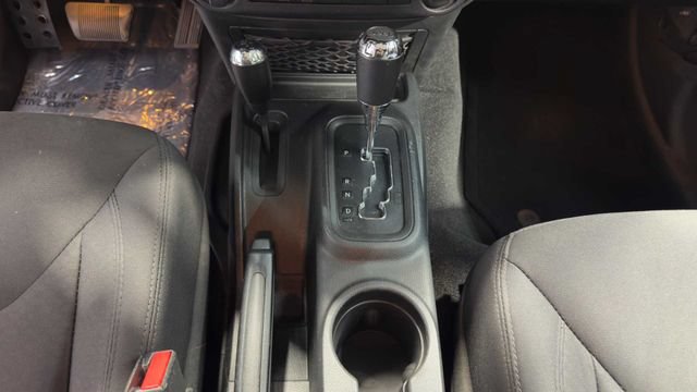Used 2018 Jeep Wrangler Sport AWD/4WD image 19