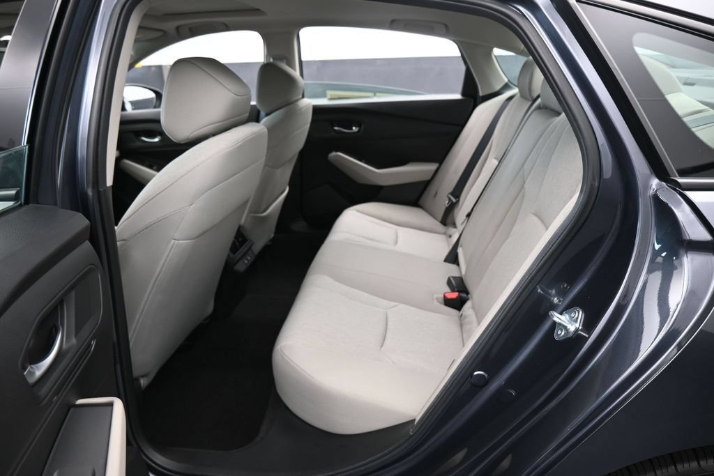 Used 2025 Honda Accord SE image 32