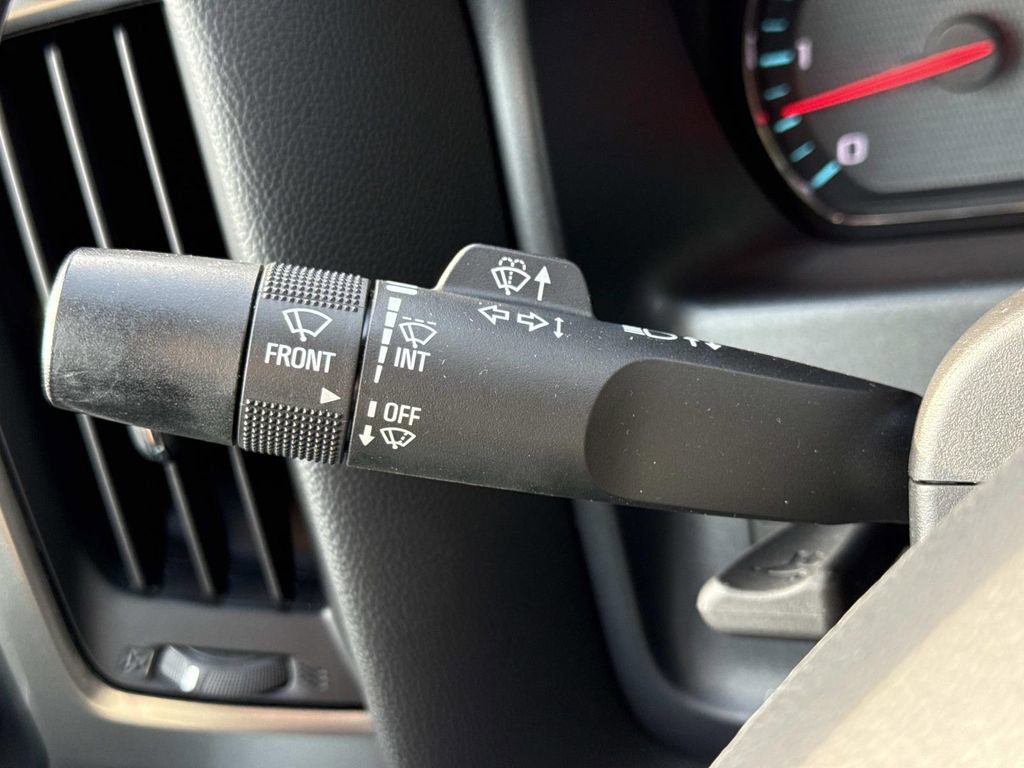 Used 2018 Chevrolet Silverado 1500 LT w/ All Star Edition AWD/4WD image 9