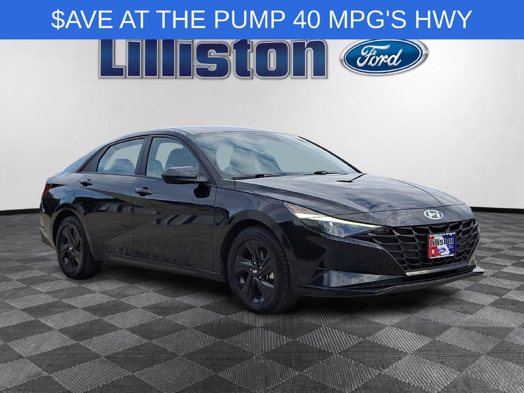 Used 2023 Hyundai Elantra SEL FWD image 3