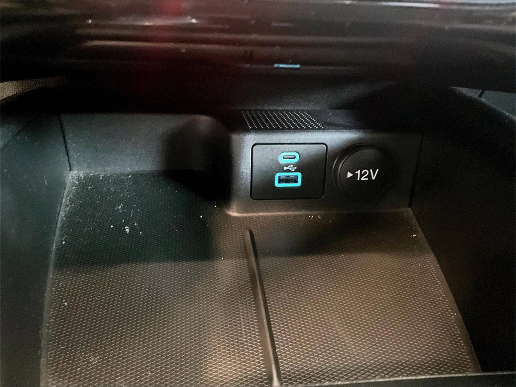 Used 2022 Ford Escape SE w/ Cold Weather Package image 26