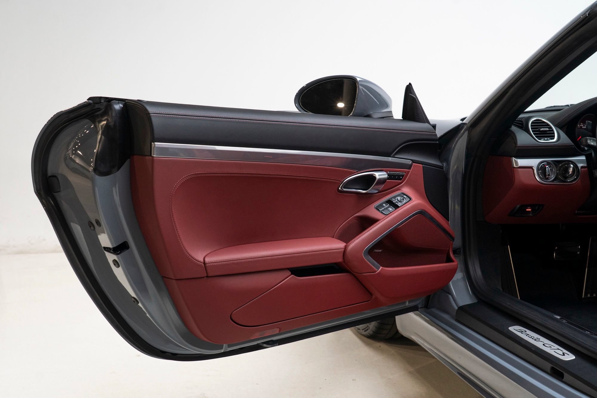 Used 2025 Porsche 718 Boxster GTS RWD image 20