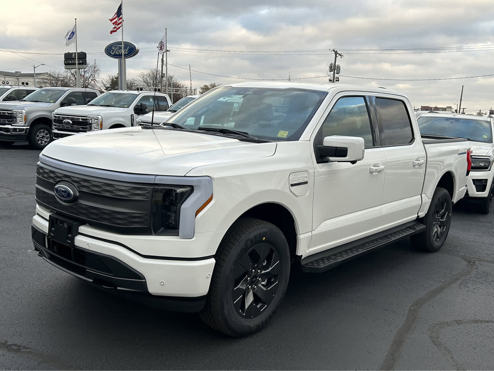 New 2023 Ford F150 Lightning Lariat image 3