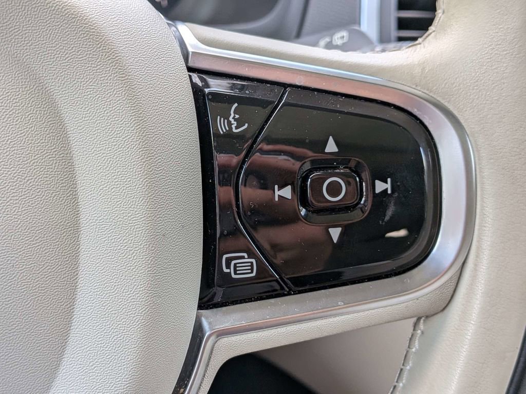 Certified 2023 Volvo XC90 B5 Core w/ Protection Package Premier image 28