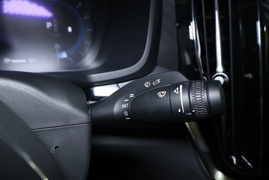 Used 2024 Volvo S60 B5 Core image 25