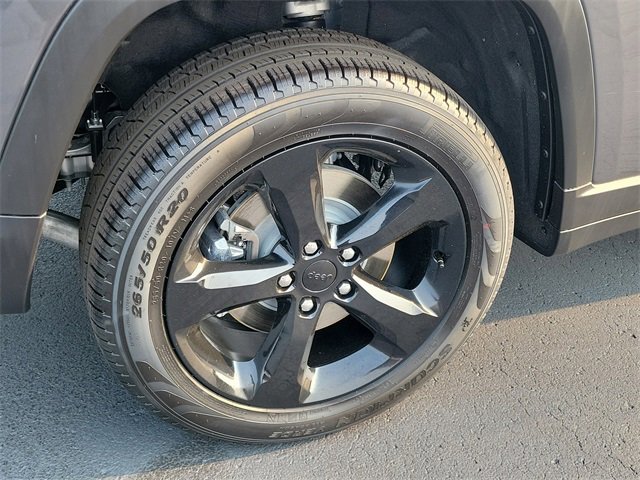 New 2025 Jeep Grand Cherokee L Limited w/ Black Appearance Package image 5