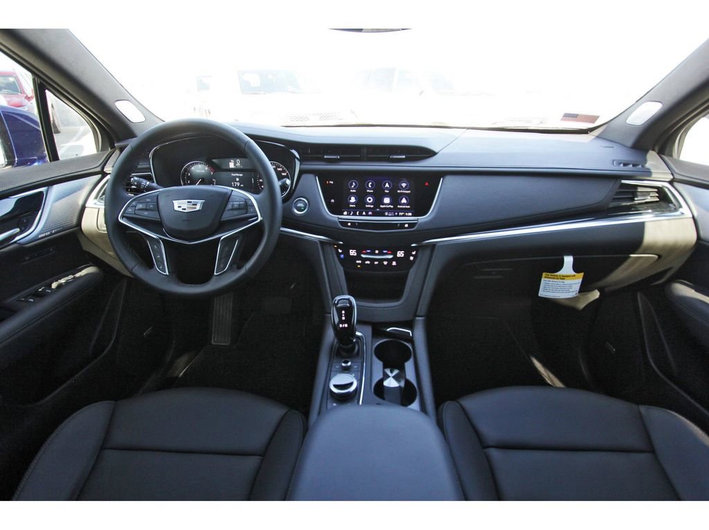New 2025 Cadillac XT5 Premium Luxury image 9
