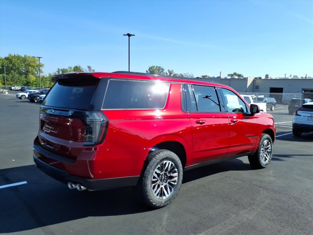 New 2026 Chevrolet Suburban Z71 image 3