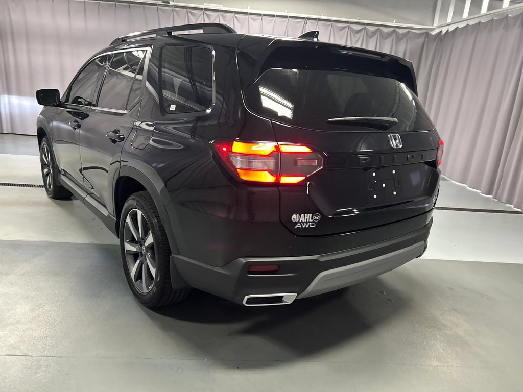 Used 2025 Honda Pilot Elite image 5