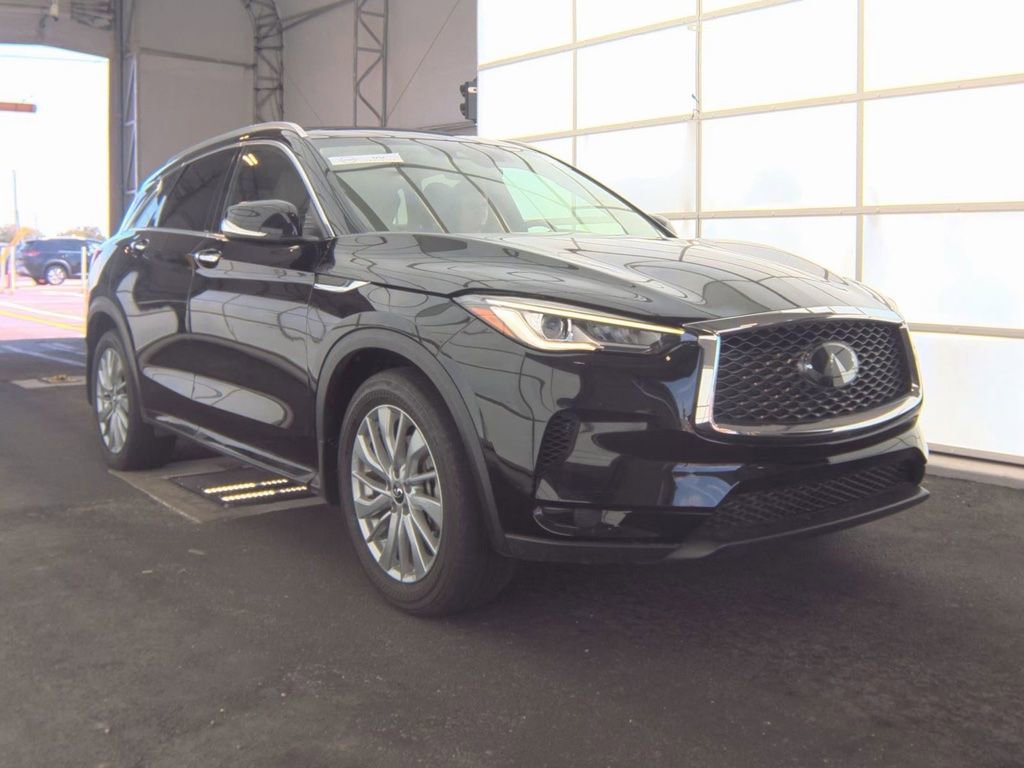 Certified 2023 INFINITI QX50 Luxe FWD image 8