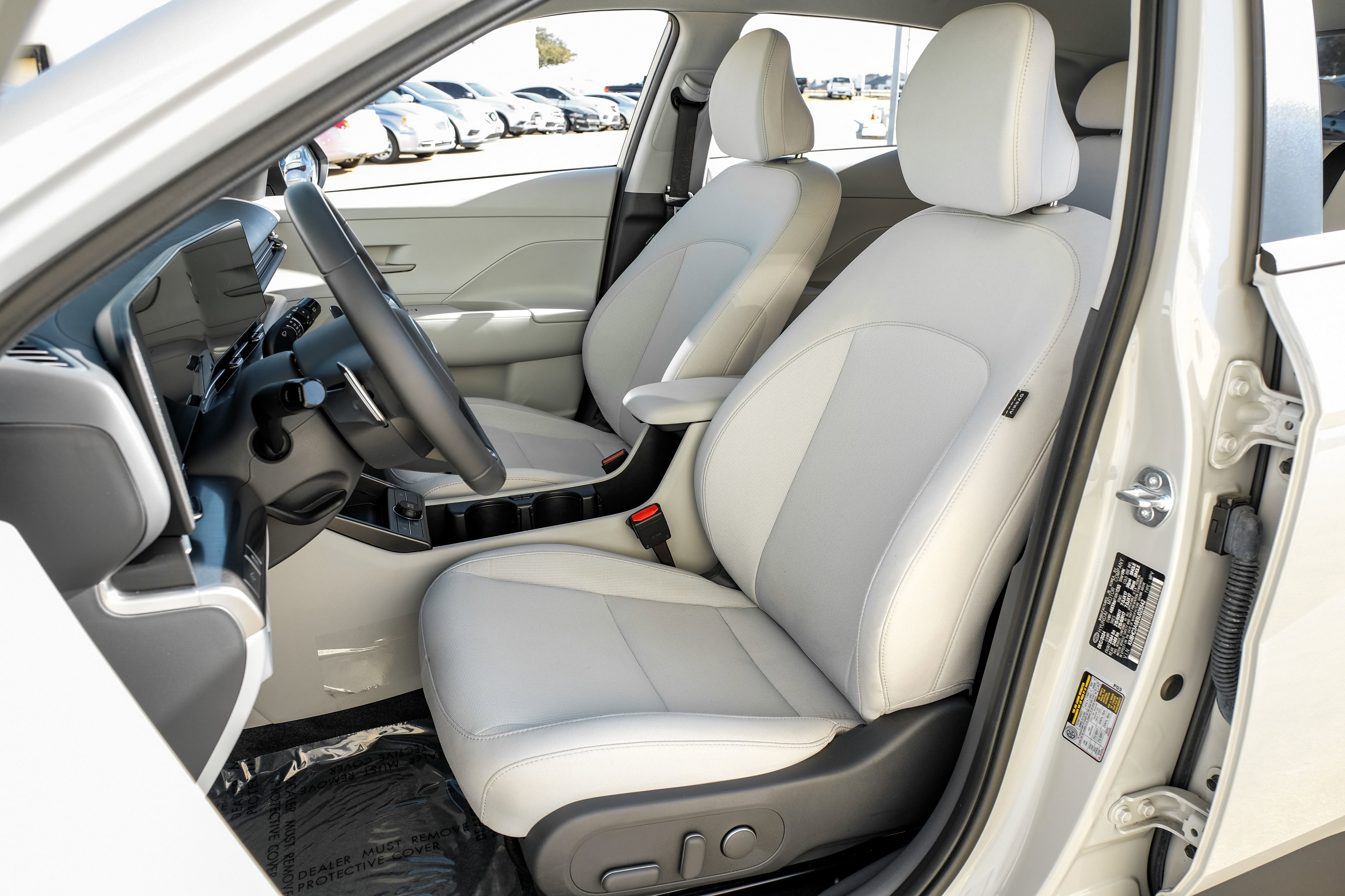 Used 2025 Hyundai Kona SEL FWD image 29