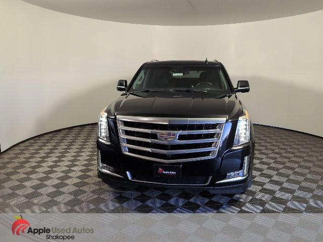 Used 2015 Cadillac Escalade Luxury image 2
