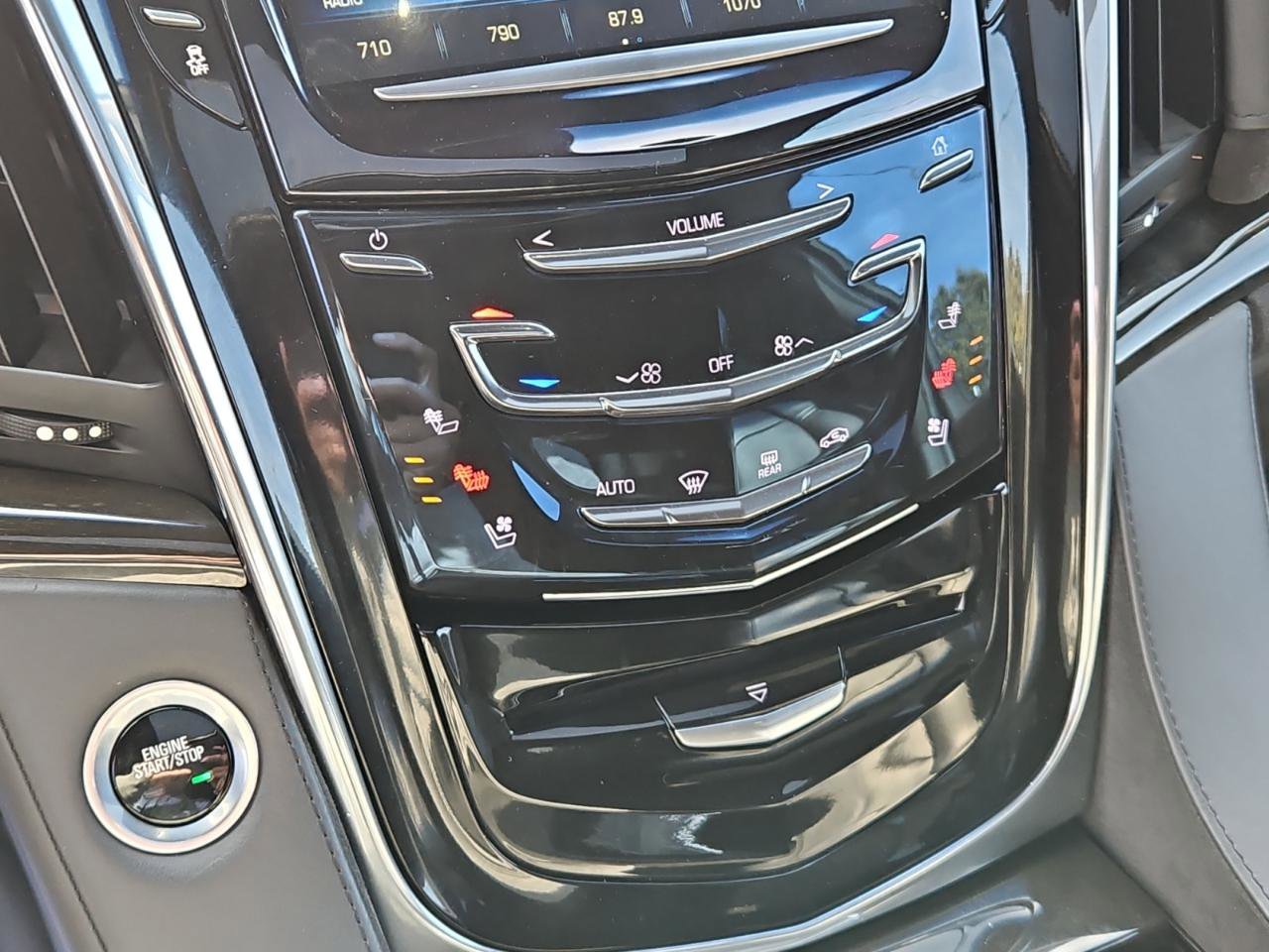 Used 2017 Cadillac Escalade ESV Platinum image 28