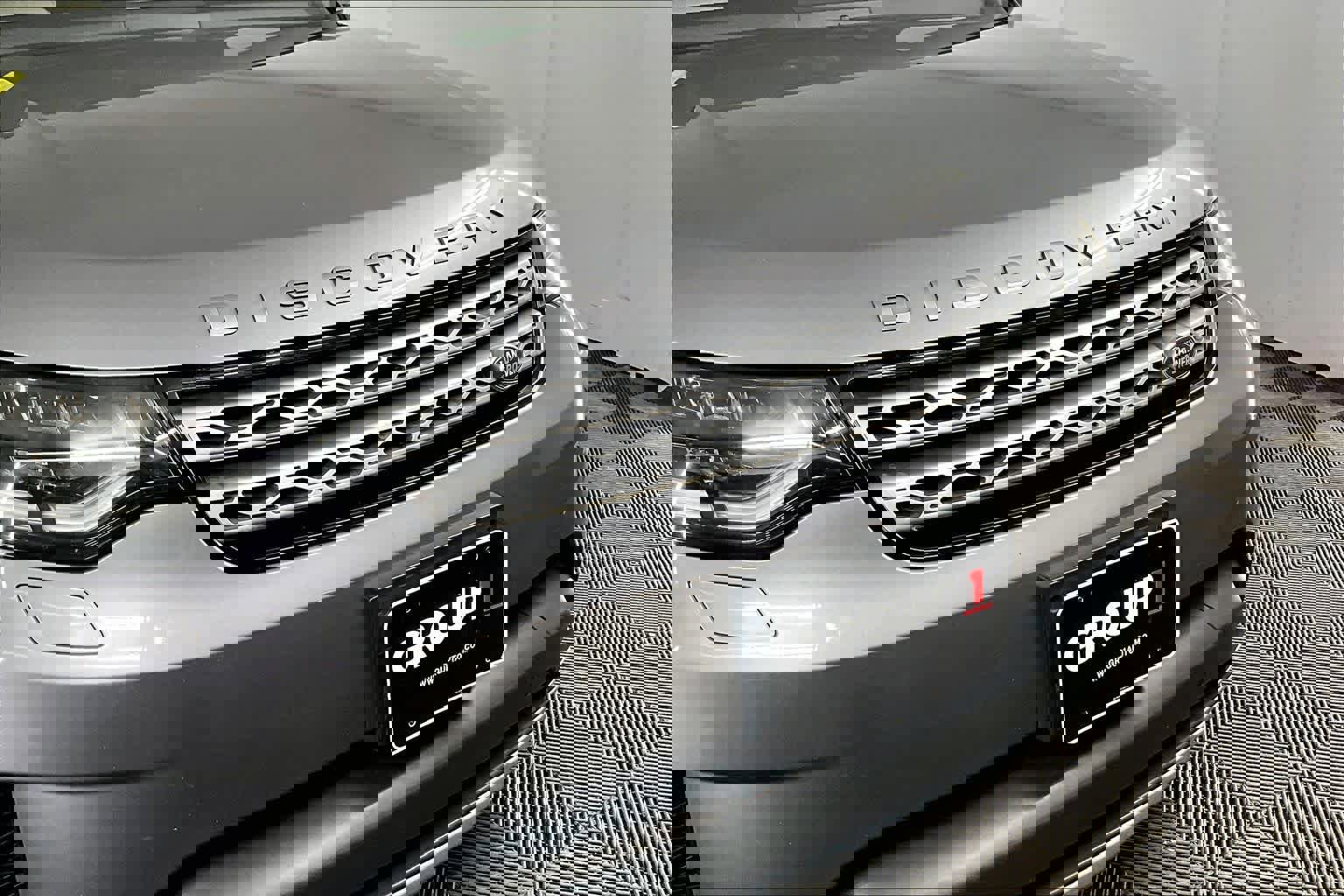 Used 2020 Land Rover Discovery HSE image 29