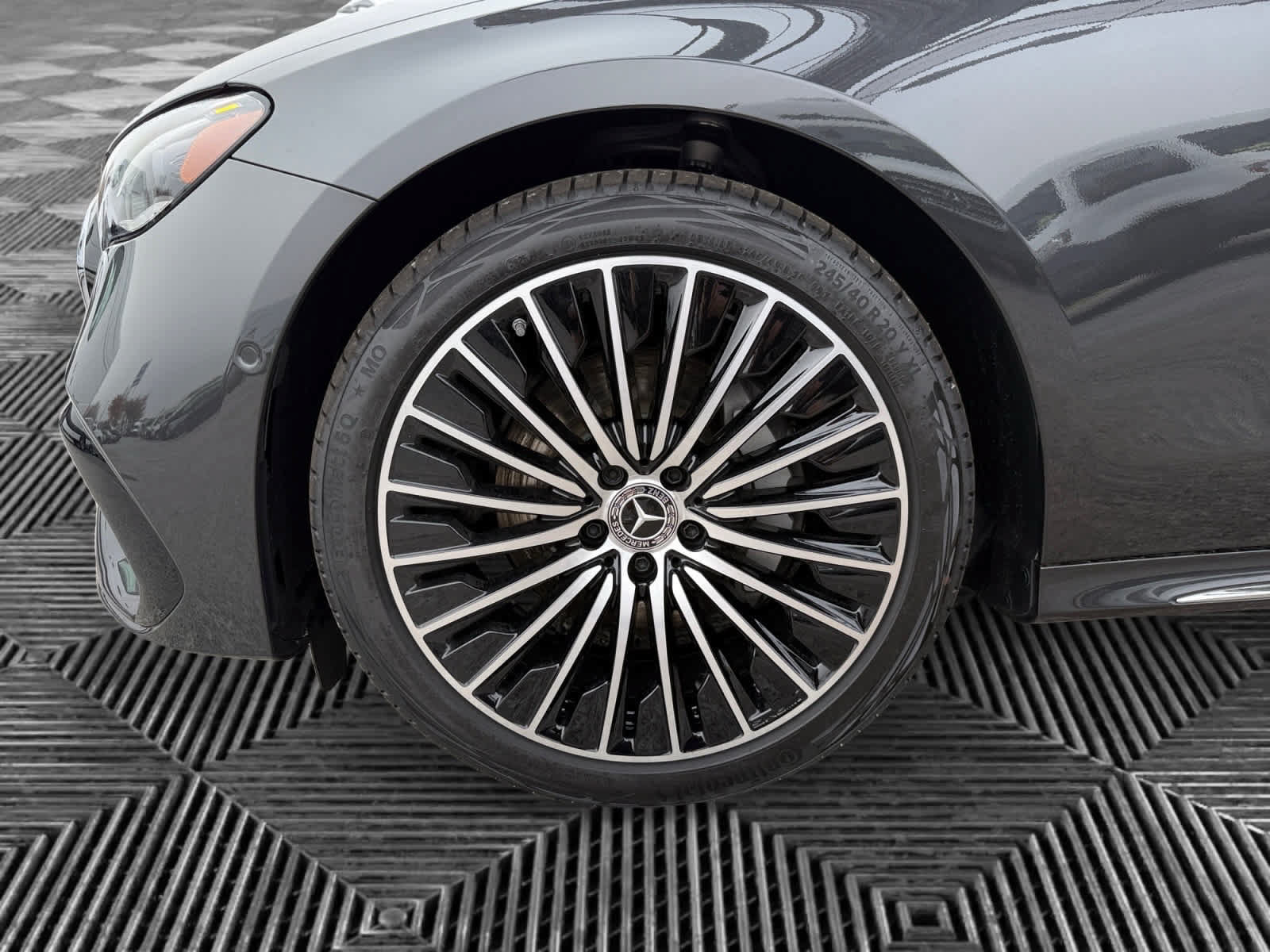Used 2026 Mercedes-Benz E 350 4MATIC Sedan image 9
