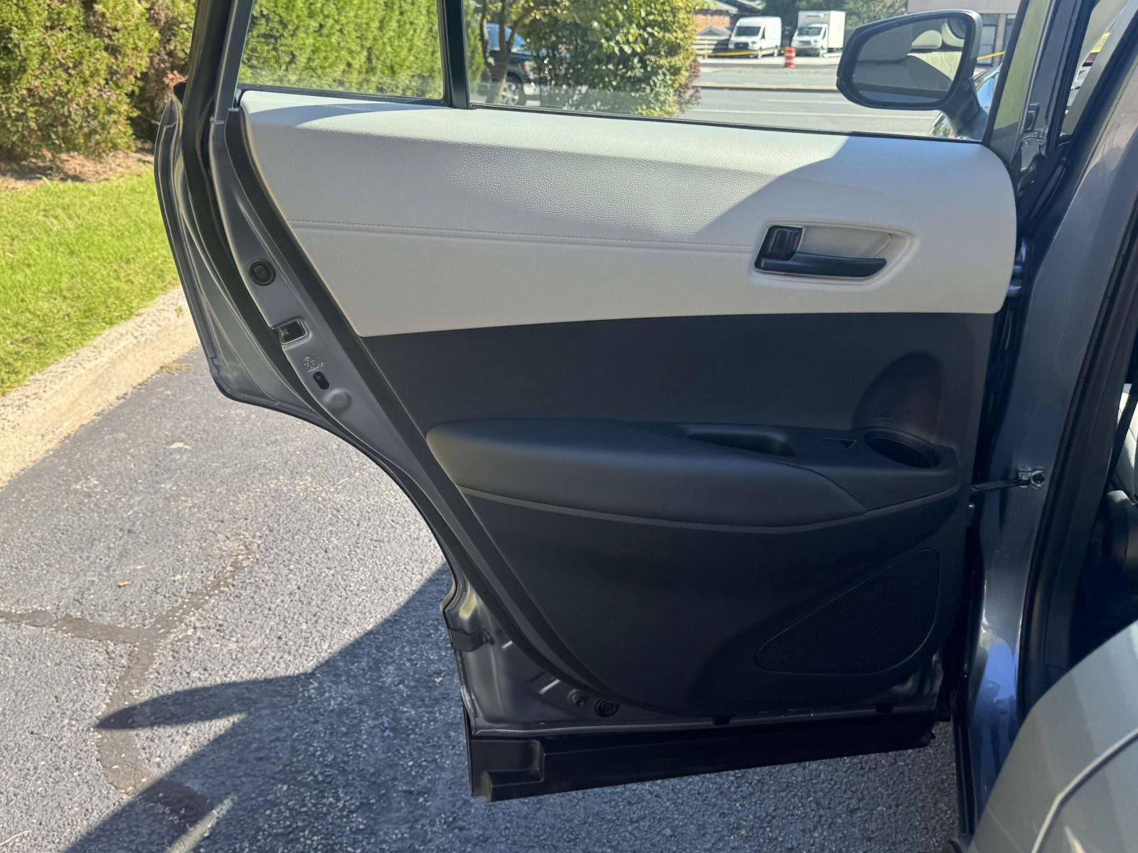 Used 2024 Toyota Corolla Cross L AWD/4WD image 11