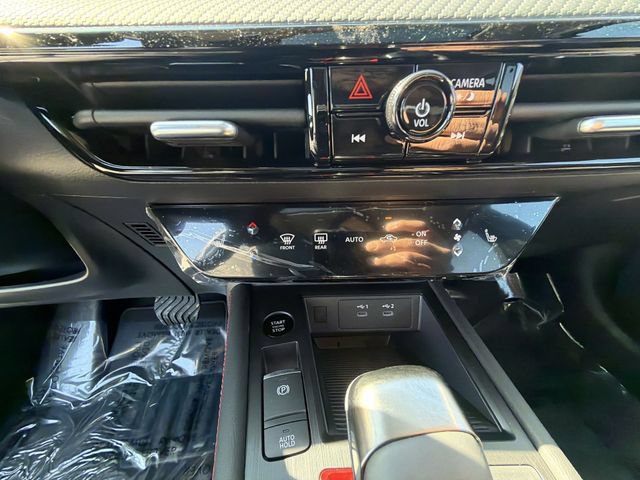 New 2026 Nissan Kicks SR w/ SR Premium Package AWD/4WD image 18
