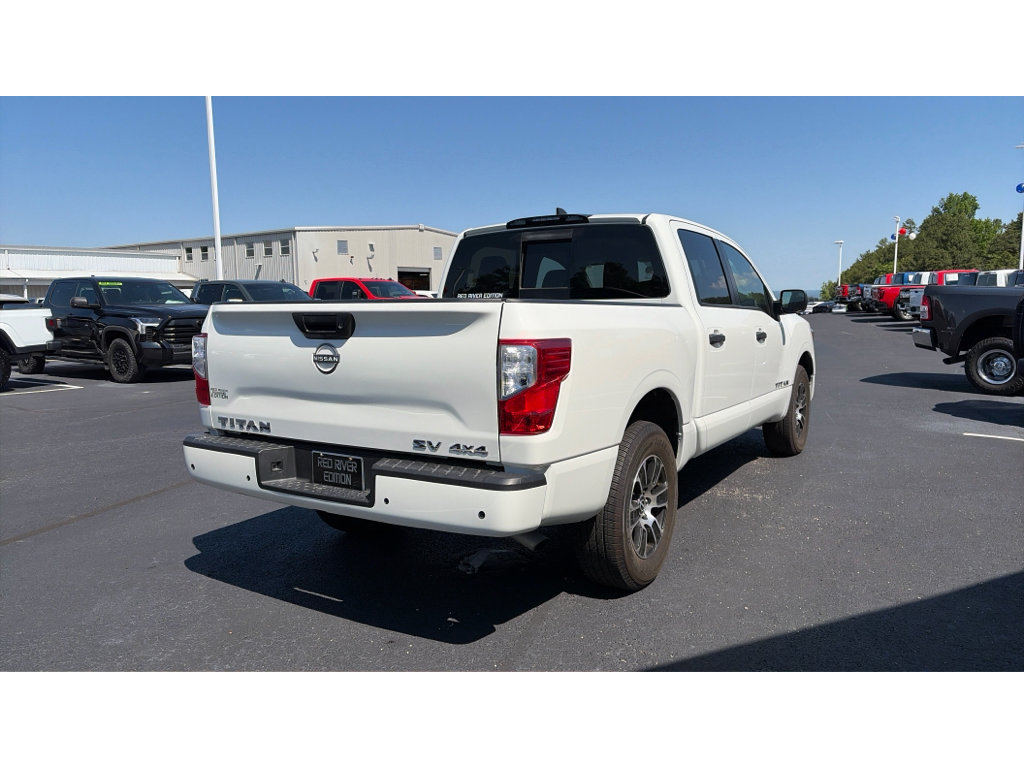 Used 2023 Nissan Titan SV AWD/4WD image 5