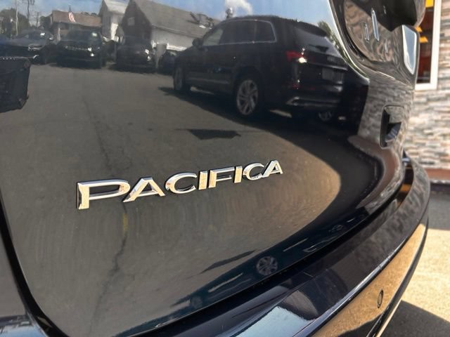 Used 2025 Chrysler Pacifica Select FWD image 8