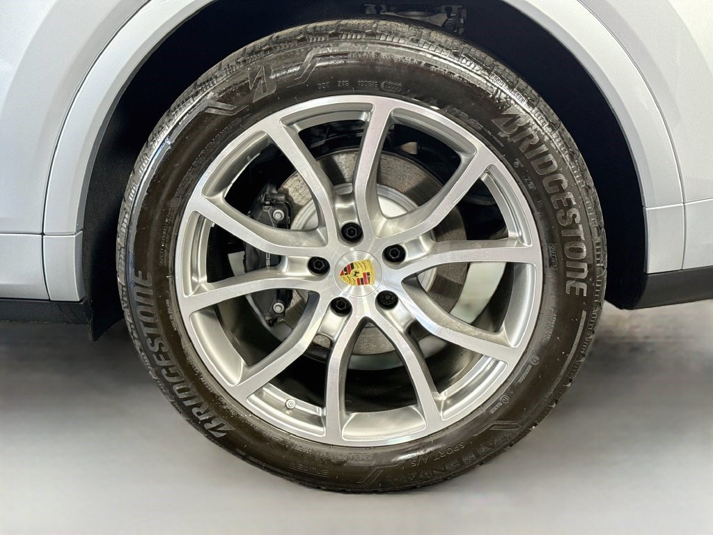 Used 2024 Porsche Cayenne w/ Premium Package Plus (PFM) AWD/4WD image 36