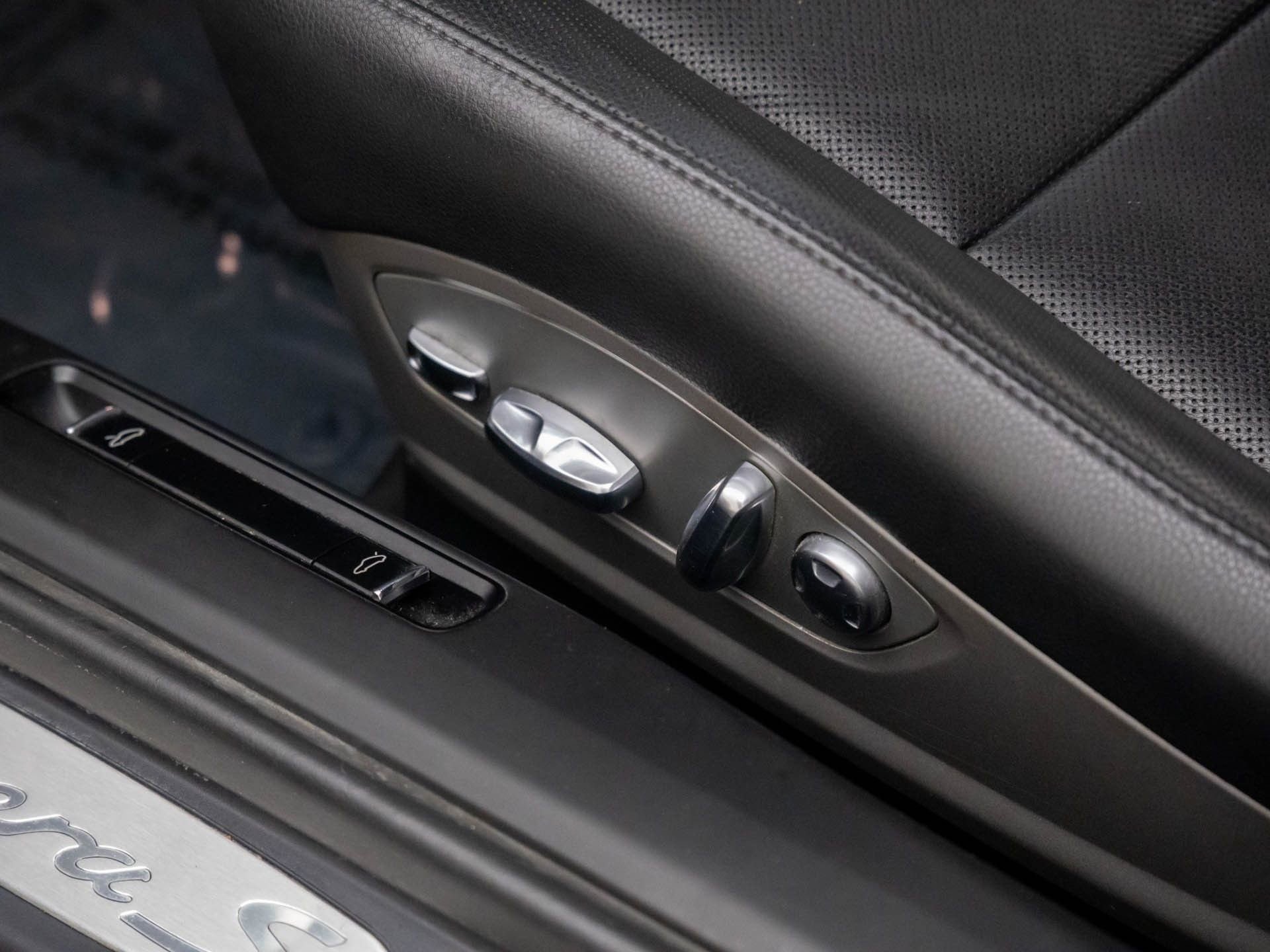 Used 2012 Porsche 911 Carrera S image 16