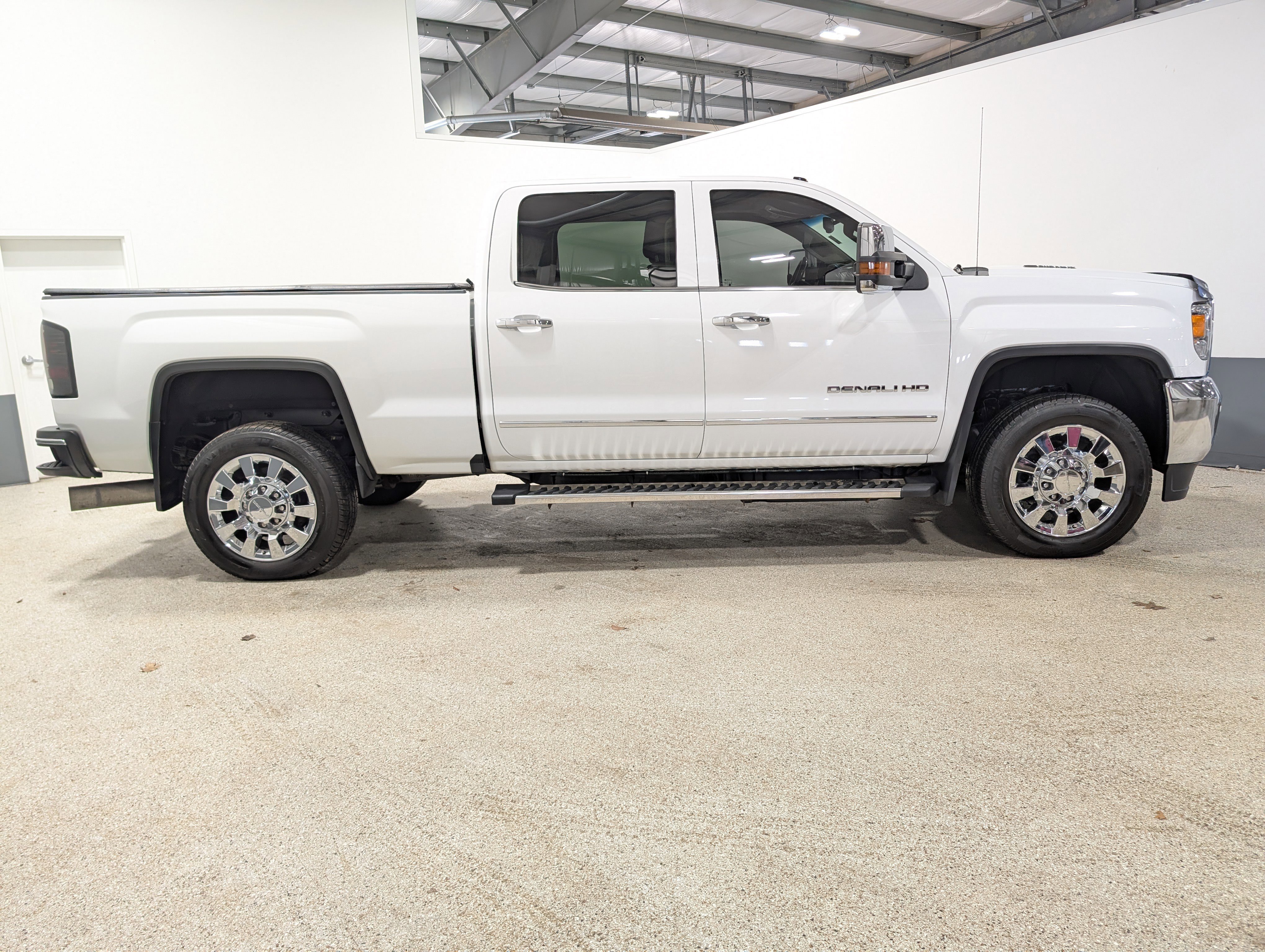 Used 2016 GMC Sierra 3500 Denali w/ Duramax Plus Package image 2