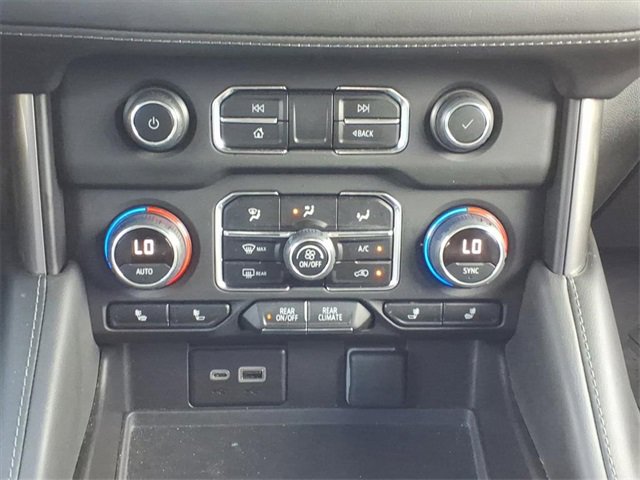 Used 2023 Chevrolet Suburban Z71 w/ Luxury Package image 28