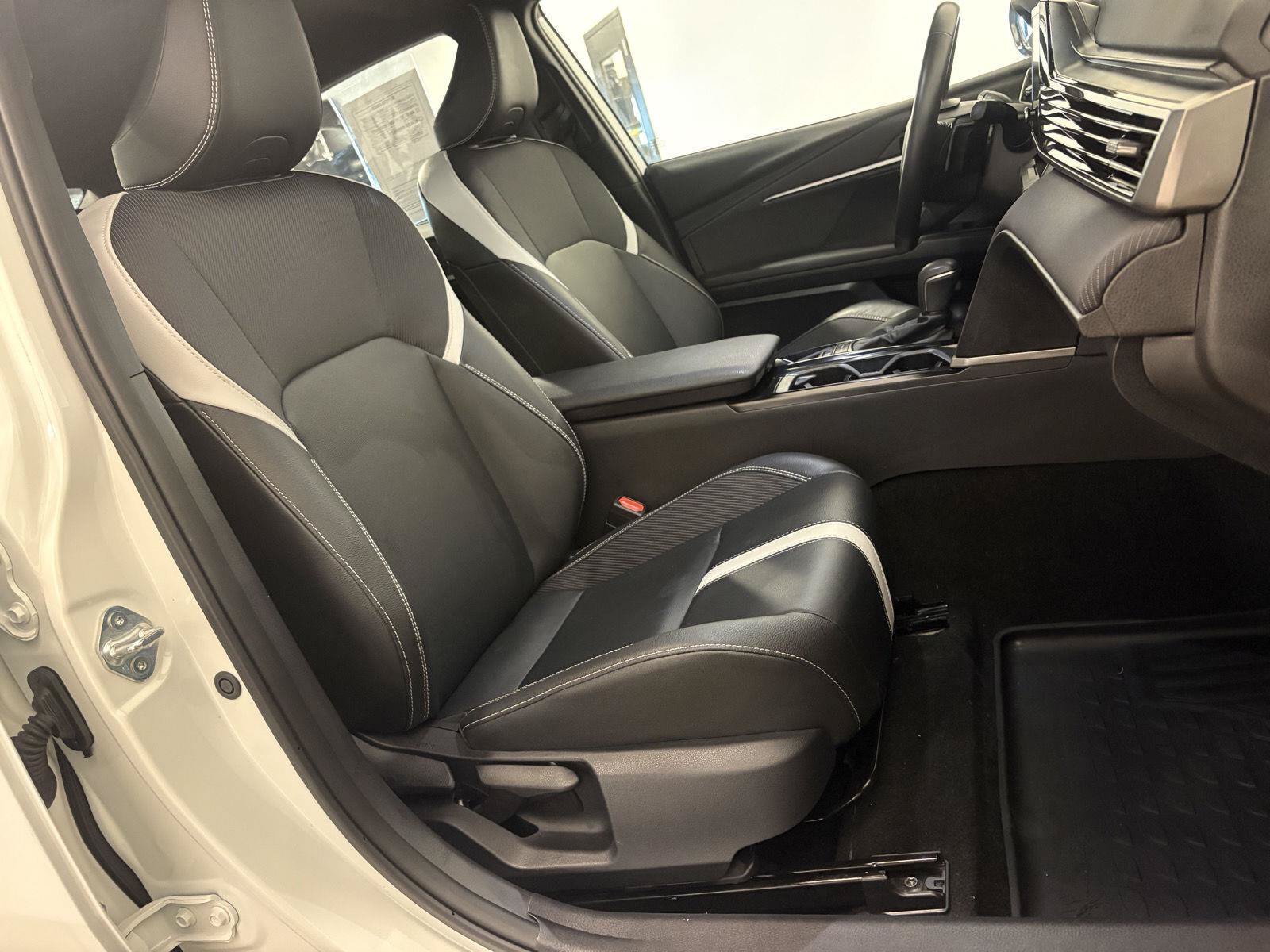 Used 2025 Toyota Camry SE FWD image 49