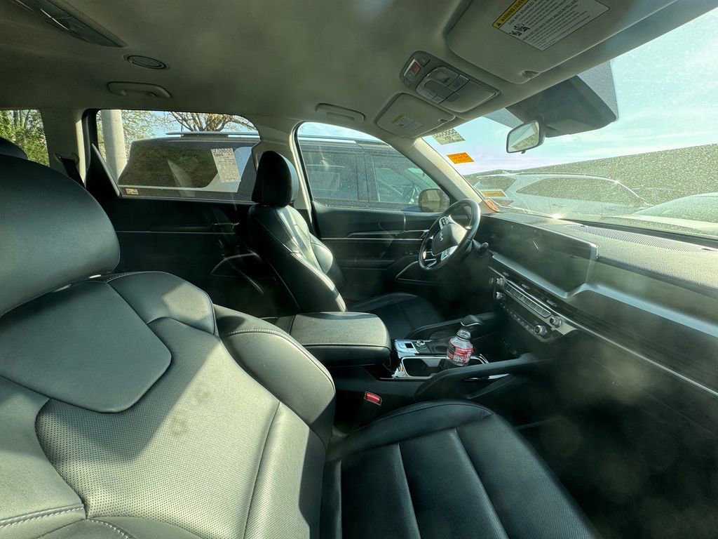 Certified 2023 Kia Telluride LX image 4