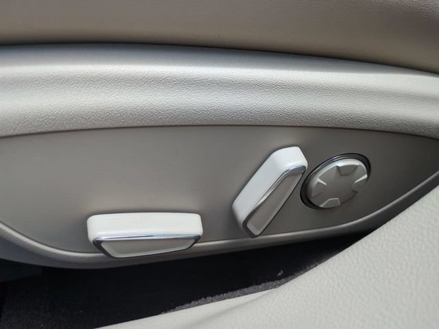 Used 2020 Lincoln MKZ Reserve w/ Elements Package FWD image 19