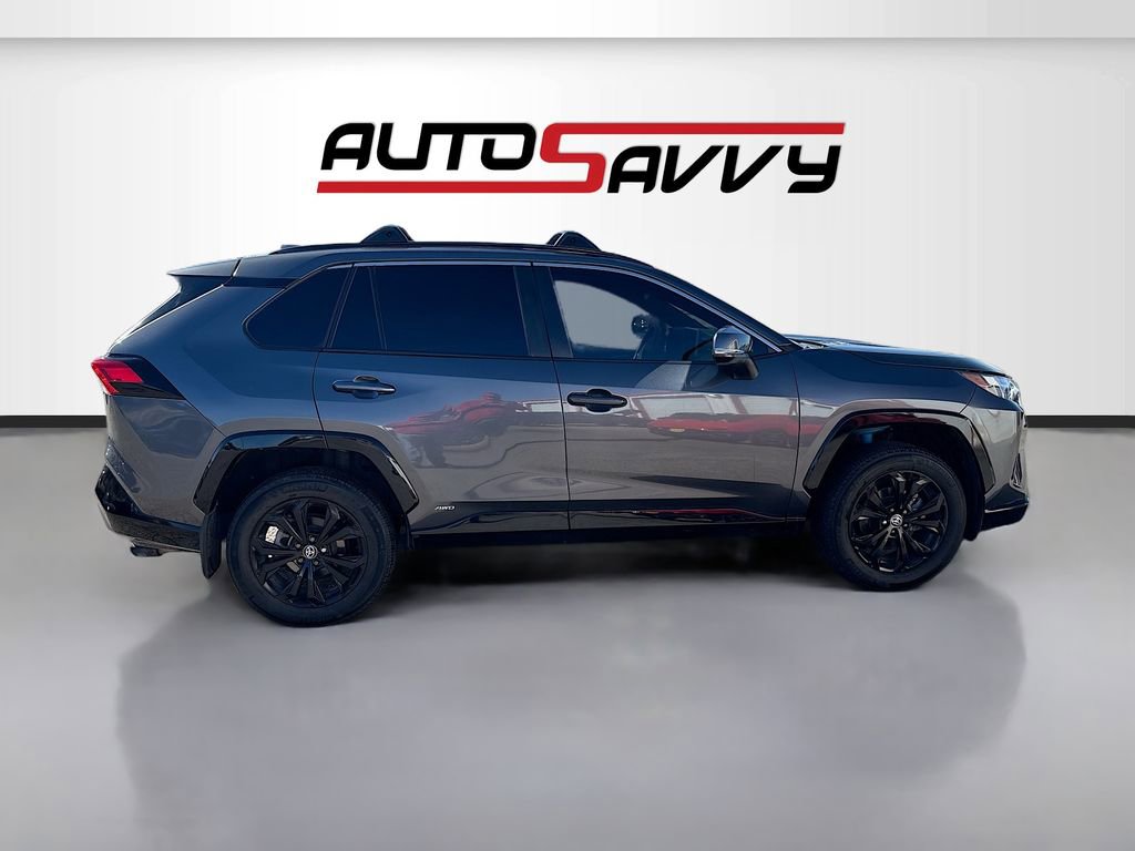 Used 2023 Toyota RAV4 SE image 8