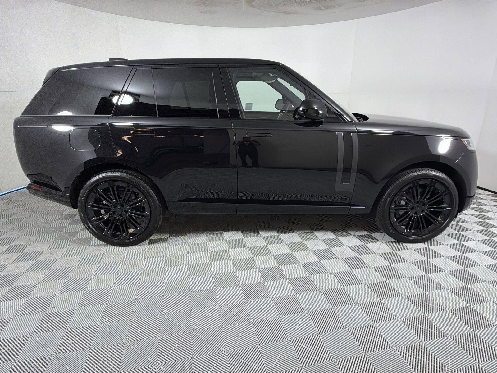 New 2026 Land Rover Range Rover SE image 6