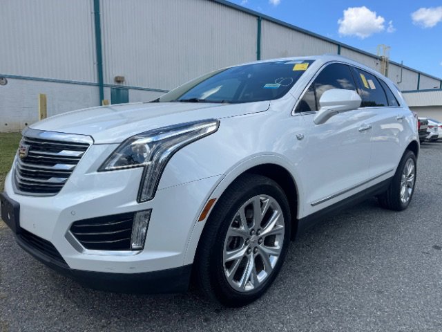 Used 2017 Cadillac XT5 Luxury w/ Driver Awareness Package AWD/4WD image 1
