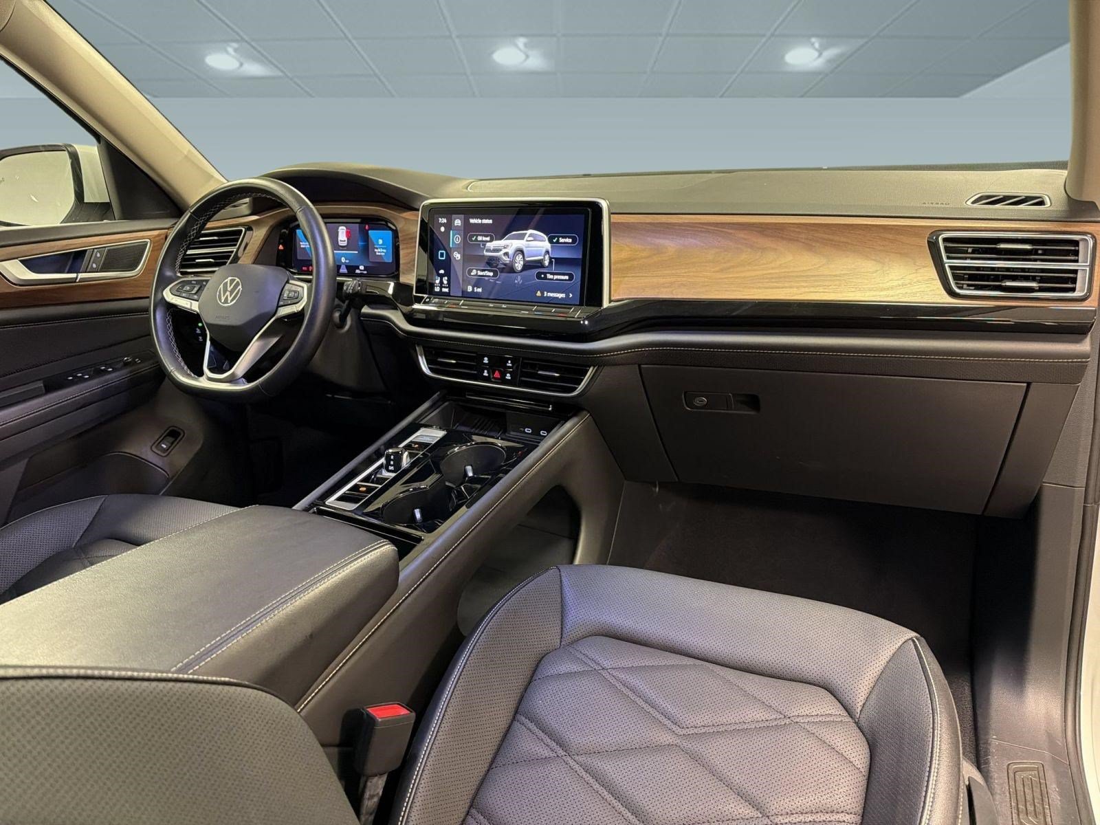 Used 2025 Volkswagen Atlas SE AWD/4WD image 30