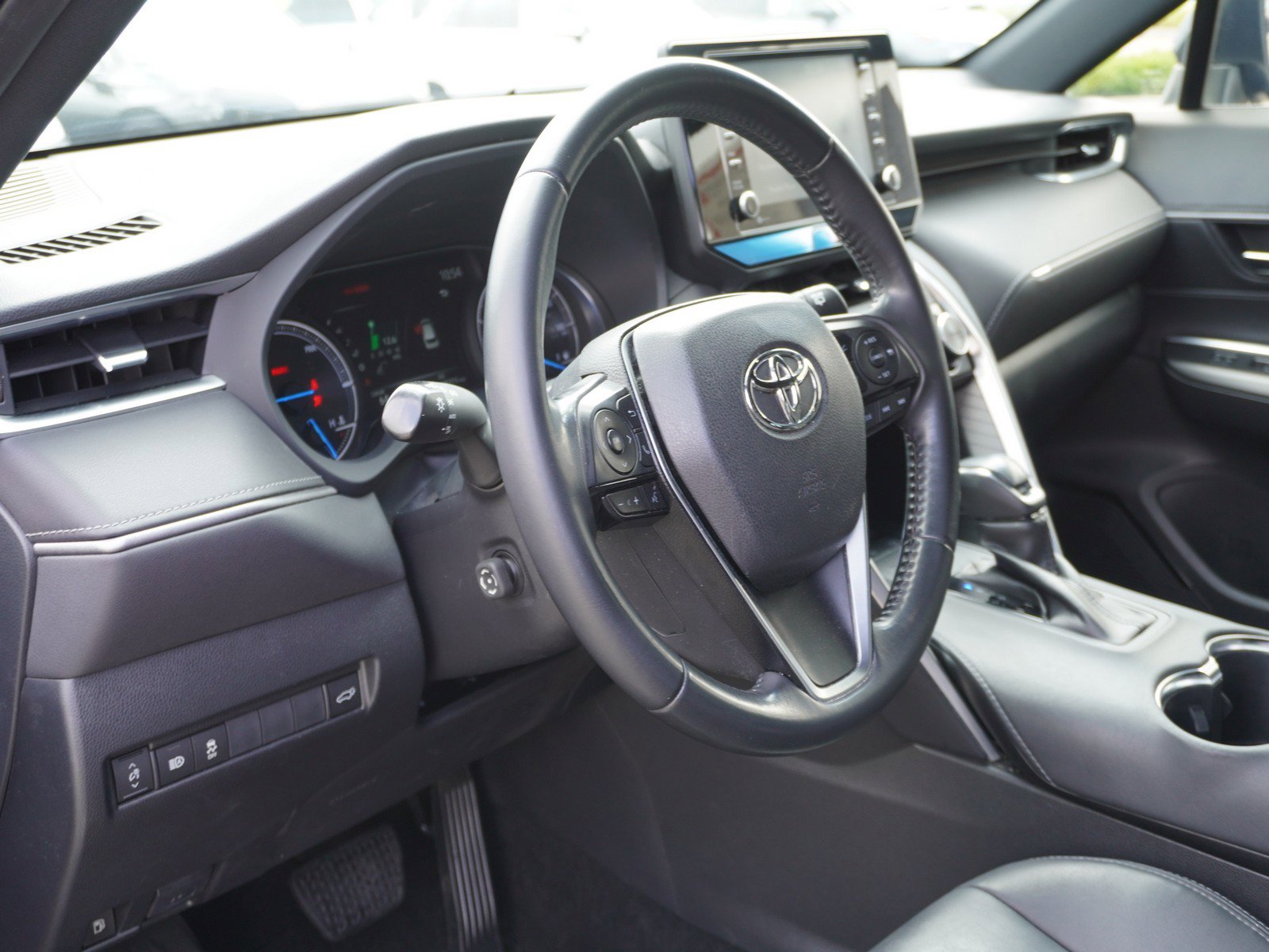 Used 2022 Toyota Venza XLE AWD/4WD image 19