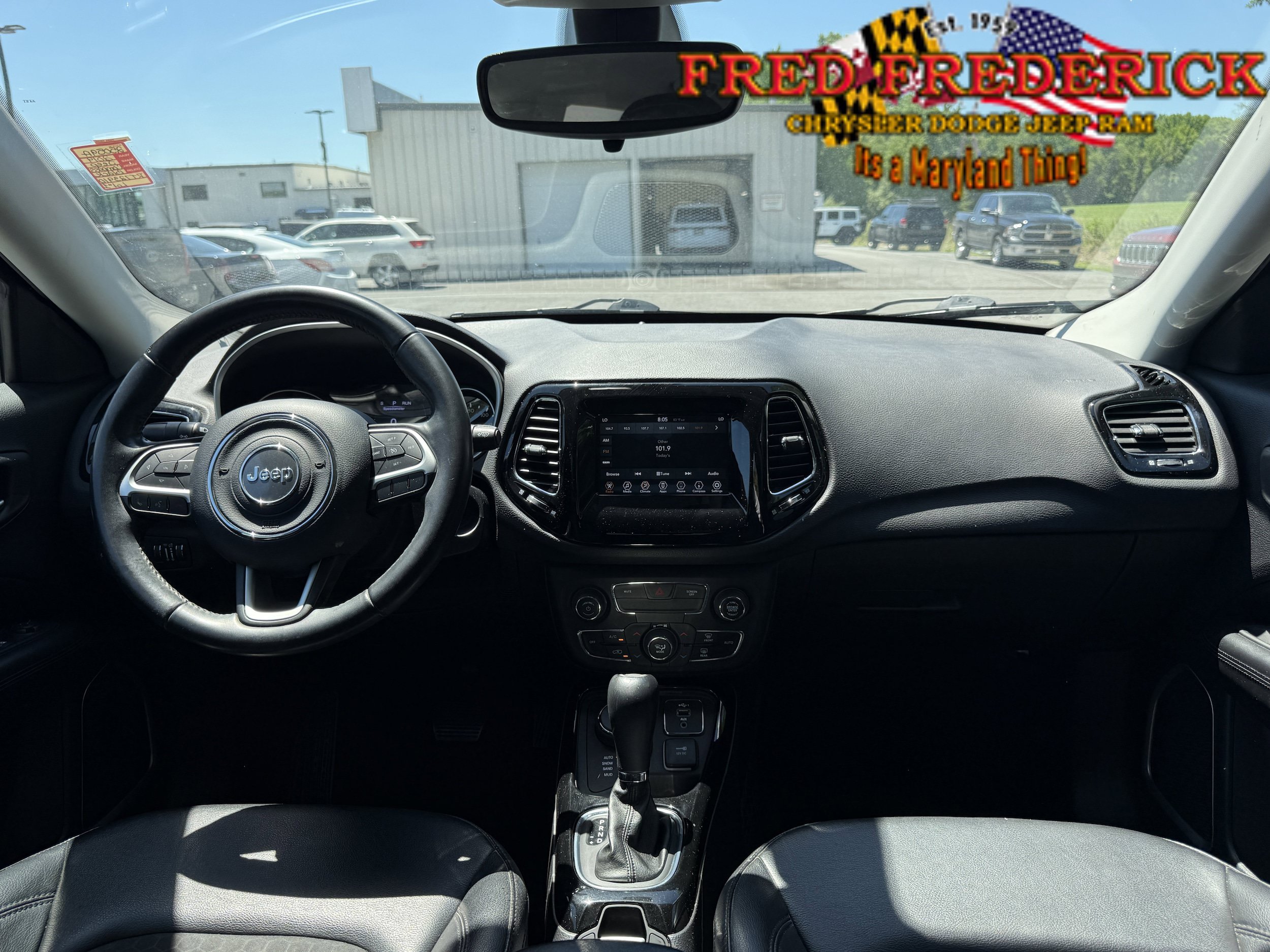 Used 2019 Jeep Compass Latitude AWD/4WD image 16