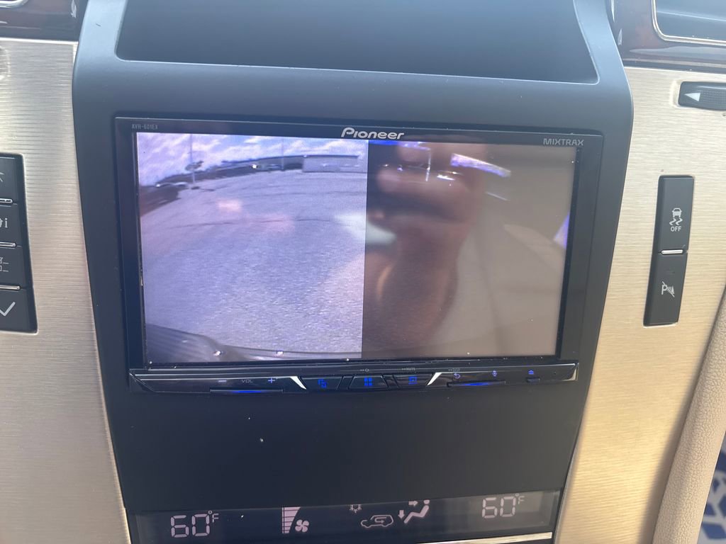 Used 2007 Cadillac Escalade EXT w/ Information Package AWD/4WD image 25