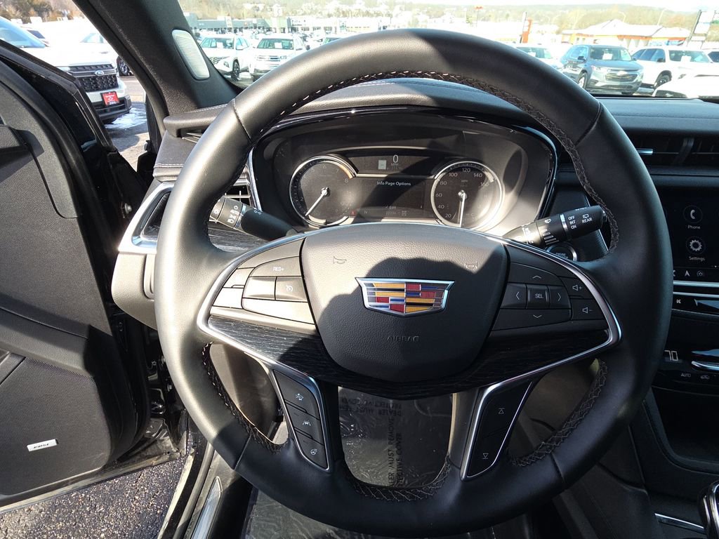 Used 2025 Cadillac XT5 Premium Luxury image 17