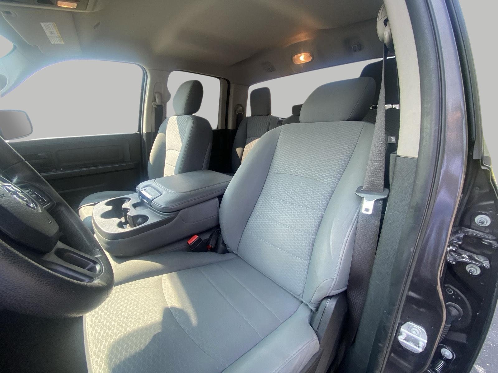 Used 2017 RAM 1500 Express AWD/4WD image 13