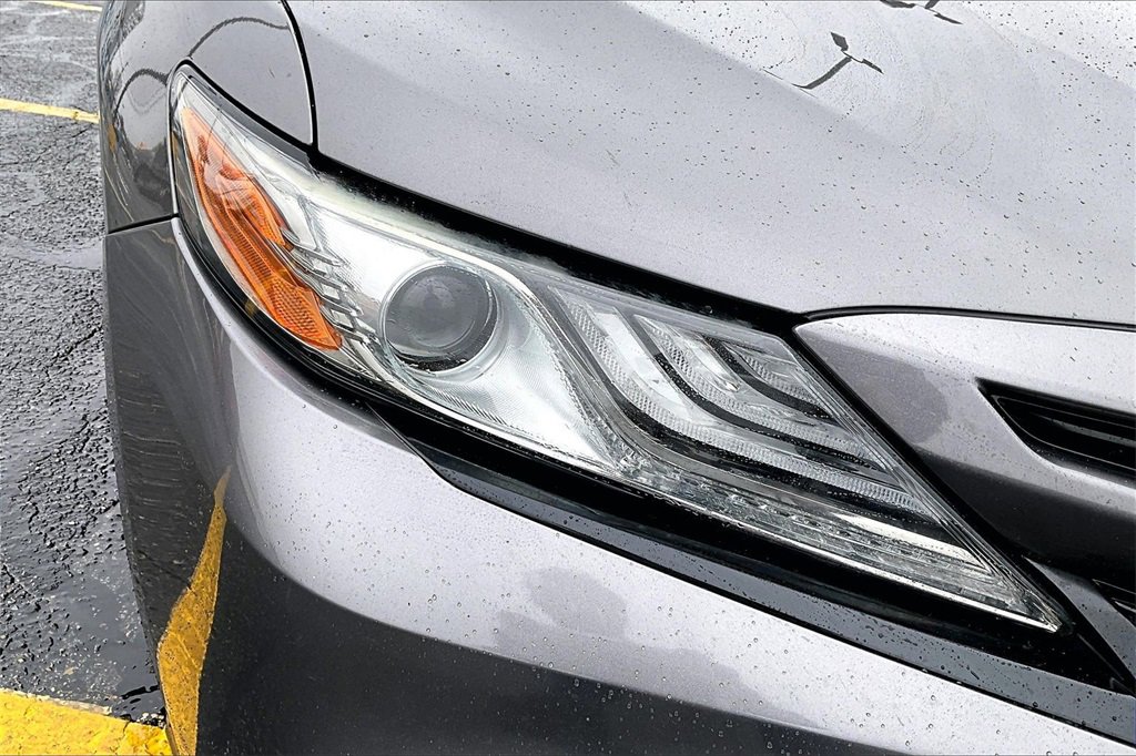 Used 2019 Toyota Camry XSE image 22