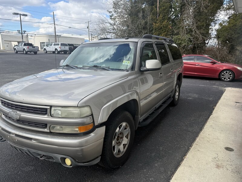 Used 2002 Chevrolet Suburban Z71 AWD/4WD image 3