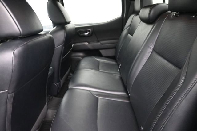 Used 2019 Toyota Tacoma TRD Off-Road AWD/4WD image 18