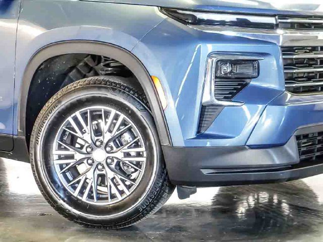 Used 2026 Chevrolet Traverse LT AWD/4WD image 4